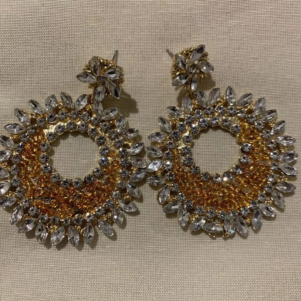 Earring - Picture 4 of 12